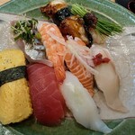 Kaitensushi Sushimaru - 「ランチ握り寿司セット」の寿司