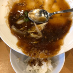 東京餃子軒 - やっちゃったやっちゃった。牛ばらのあんかけご飯
            やっちゃった