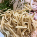 自家製麺 ラーメンＫ - 平打ち麺