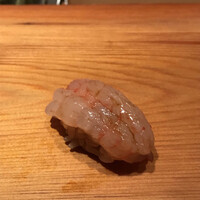 鮨 真 - 甘海老、昆布締めでプリプリ感アップ❗️