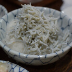 朝めし酒場 ナニコレ食堂 - しらすおろし