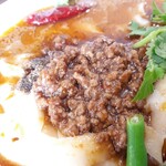 西安刀削麺 馮記 - 具材は挽肉、パクチー、インゲン