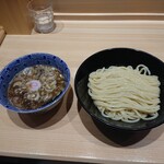 頑者 - つけ麺(並盛230g900円)