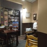 麺屋しらかわ - 店内奥の席