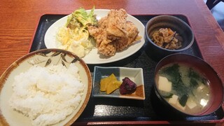 Atamiya - とりから定食 700円