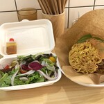 チリトマ ラーメン THANK - チリトマラーメンバーガー＋サラダセット (1000円)