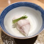 荒木町 きんつぎ - 白甘鯛の蒸し寿司 芽ねぎのせ