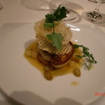 メゾン ポール・ボキューズ - 鴨フォアグラのソテー　ジャガイモのゴーフレット