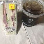 ローソン - サンドイッチとアイスコーヒー