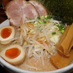 味噌ラーメン はちべえ - アップ