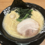 町田商店 - 豚骨醤油ラーメン