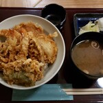 Takeuchi - 特上天丼(1300円)です。