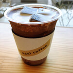 カウルコーヒー - アイスのチョコレートラテだったと思う。