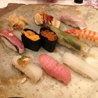すし割烹 翁鮨 - ランチの特上10貫セット。それぞれの握りに仕事を感じます。