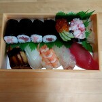 ひかり寿し - 料理写真:上寿し  (1,900円)