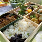 古泉閣 - こんな手の込んだお弁当は初めて。そして全部美味しい