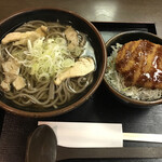 みちのく亭 - 肉そば(温)とメンチカツ丼(750円)