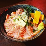 個室 まぐろの中落ち100円の居酒屋 まぐろんち - 