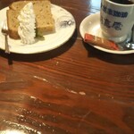 雪詩慕雲 - シフォンケーキ。
      雪詩慕雲ブレンド。
      