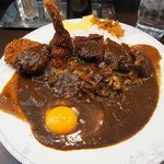 カレーダイヤ - 料理写真:スペシャルカレー 生卵乗せ