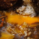 カレーダイヤ - スペシャルカレー生卵乗せ