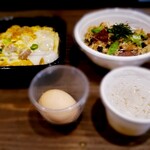 阿佐ヶ谷バードランド - 軍鶏親子丼、ジューシーまぜ飯、温泉卵、鶏スープ