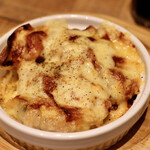 餃子とスパークリング バブルス - ピザ餃子