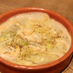 餃子とスパークリング バブルス - 炊き餃子