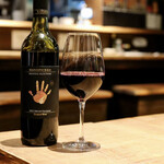 餃子とスパークリング バブルス - ハンドピック カベルネ・ソーヴィニヨン