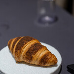 プレゼンテ スギ - 2020.5 発酵し立て焼き立ての自家製クロワッサン どんぐり粉（千葉産マテバシイ）をかけて