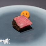 プレゼンテ スギ - 2020.5 High＆Low ステーキ（八千代黒牛ヒレ、人参ピクルス、牛蒡バルサミコ酢漬け、自家菜園レモンの花の酢漬け）