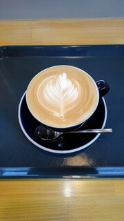 TRIM COFFEE - カフェラテhot