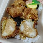 ライフ - カットされた鶏唐揚げ