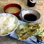 日の出食堂 - 山菜天ぷら定食
