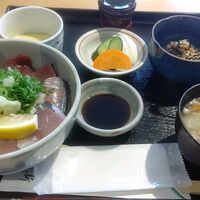 丸新 - 海鮮丼(1380円)