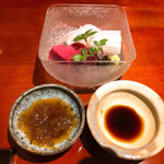 銀座 しのはら - 145年もののバカラに盛られたお造りとぽん酢と造り醤油