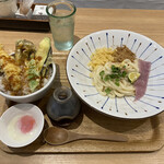 うどんdining KONA×MIZU×SHIO - 本日のミニ丼セット(温玉海老天丼+冷ぶっかけうどん)