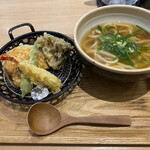 うどんdining KONA×MIZU×SHIO - 海老天&4種の野菜天ぷらうどん