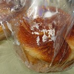 オーロール 東城屋 - 焼きたて、湯気で曇ってます