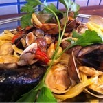 トラットリア・築地パラディーゾ - 貝類だけのタリアッテレ（2012.5）