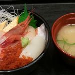 おたる佐藤食堂 - 上生散らし９００円＋荒汁