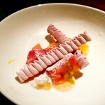 蒼 - 苺・アメーラトマト・パプリカのムースに木苺のメレンゲ。