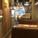 CONA - 店内はコロナ禍なので人がいない。