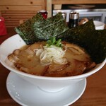 ラーメン屋 Hi-BRi - 立体感のあるお椀