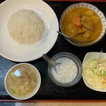 ビエンチャン - マッサマンカレーご飯