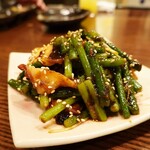OKIRAKU - たことニンニクの芽　ピリ辛和え