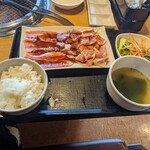 Yakiniku Kingu - 特盛り焼肉ランチ(税別980→1078円)