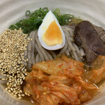 六盛 - 冷麺(ハーフサイズ)