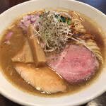 人力俥 - 美しい盛り付け！スパイス味噌中華蕎麦