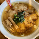 Umekichi - 金色のスープに丼いっぱいのチャーシューで麺が見えない
